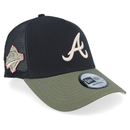 New Era - MLB Svart adjustable Keps - Hatstore Exclusive x Atlanta Braves MLB World Series Black/Olive/Pink A-frame Trucker @ Hatstore