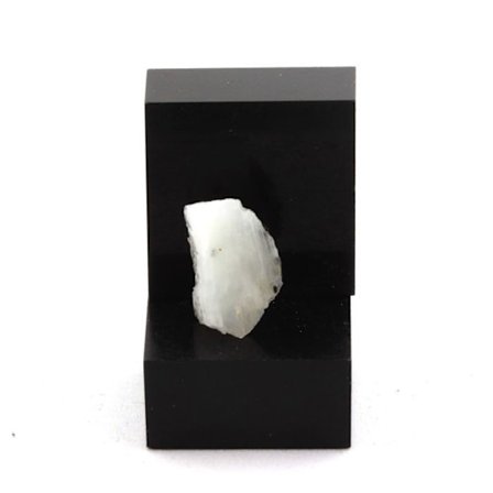 Kivet ja mineraalit. Kuun kivi. 5,33 senttiä. Meetiyagoda, Sri Lanka.