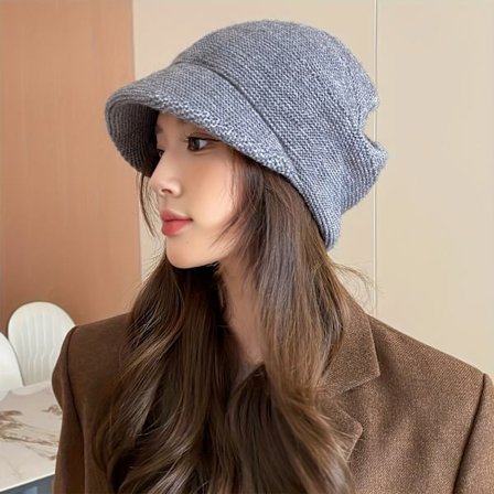 Løs Beanie for høst og vinter, designet for å holde ørene varme. [DB]