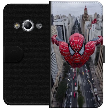 Yhteensopiva Lompakkokotelo Samsung Galaxy Xcover 3 Spiderman lentää kaupungin yläpuolella Marvelin supersankari toimintakohtaus kaupunkihorisontti