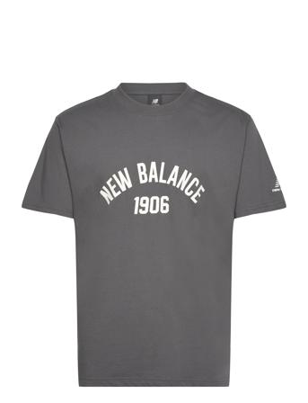 Essentials Varsity T-Shirt T-shirts Short-sleeved Grå New Balance*Betinget Tilbud