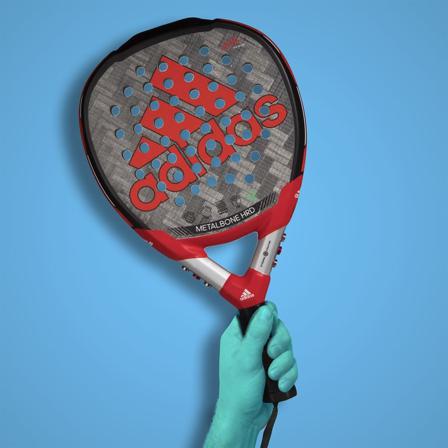 Adidas Metalbone HRD padelracket finns hos Racqet