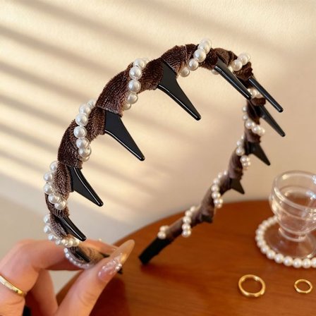 Nyttårs Perlehårbøyle – Rød Fløyel Bølgeformet Hårbånd for Kvinner, Høy Krone Mote Hårtilbehør (Svart/Rød/Brun)