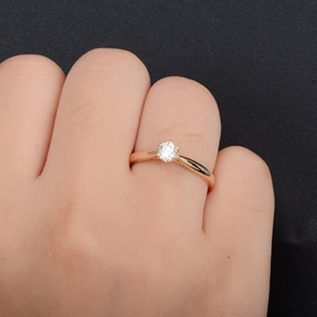 Elegant Ring med Sex Klor i Cubic Zirconia-legering för Fest