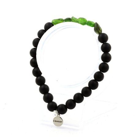 Stenar och mineraler. Brasilianskt diopsidearmband + 8 mm mattsvarta onyxpärlor. Tillverkad i Frankrike.