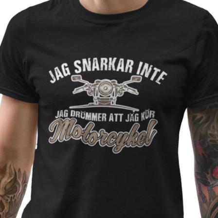 Svart t-shirt med Jag snarkar inte, kör motorcykel tryck Black S