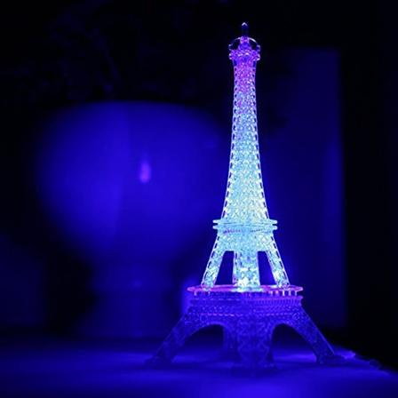 Eiffeltårnet Natlys Indbygget Farveskiftende Skrivebord Soveværelse Dekoration LED Lampe Farverig Paris Mode Stil Akryl 7,5 Tommer Kage