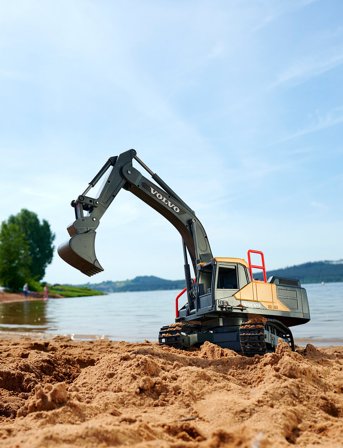 Dickie Toys Dickie Toys Radio Controlled Volvo Excavator - Yellow - ONE SIZE