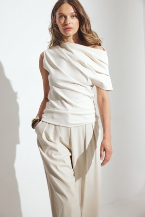 NA-KD - Topp med skulpturale skuldre - Ermeløse topper - Beige - XL