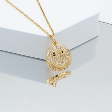 Guldpläterat smycke smiley olika modeller rolig kul glitter guld