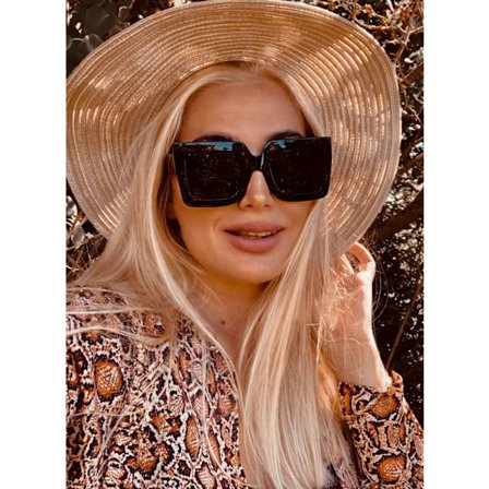 Square oversize black Cardi sunglasses