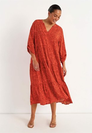 Cellbes of Sweden - Kjole med volanter i rust / mønstret til damer i størrelse 34/36