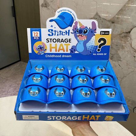 Dette er ikke en almindelig hat med en overraskelseshat, indeni er der forskellige nøgleringe