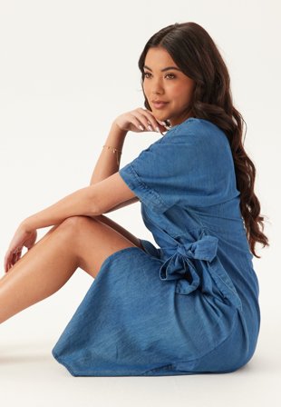 Happy Holly - Denim Wrap Dress - Light blue