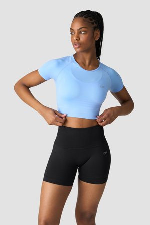 ICANIWILL - Define Seamless Cropped T-shirt Daisy Blue - Dam - Träningskläder från ICIW