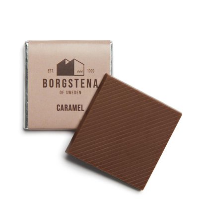 BORGSTENA OF SWEDEN Quatre Karamell Choklad 35% 100/FP - Lyreco - Profilsortiment - Mat och godis - Karameller