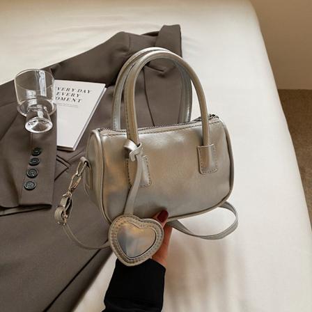 Koreanske Mode Små Håndtasker Kvinder 2024 Sommer Ny Enkel Lille Torv Taske Western Style Høj Kvalitet Crossbody Taske Mode Silver