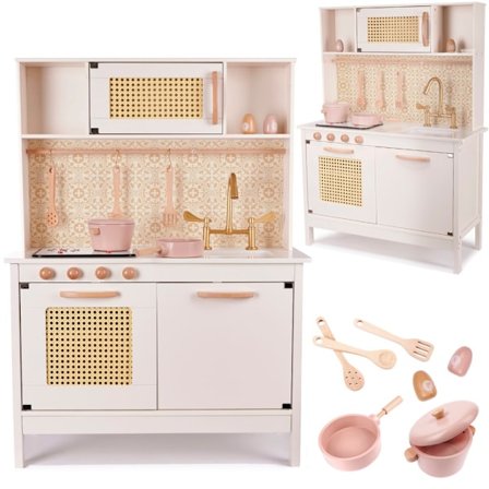 Barnkök i retrostil i MDF-trä med bohemiska accessoarer