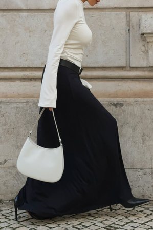 NA-KD Soft Line Flowy Maxi Skirt - Lange nederdele - Sort - L (EU 42-44)