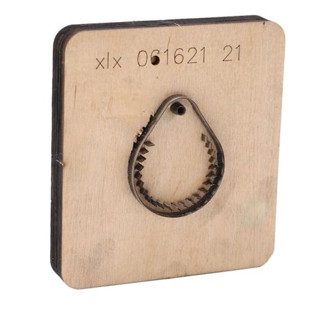 Utstanset lær adgangskontrollkort form DIY-form