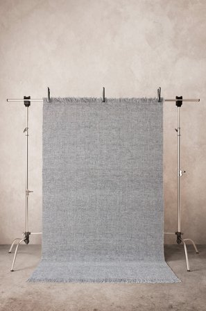 Jotex - Glattvevd Teppe Polyester Lys grå MONTUNA - Kjøp Utendørstepper hos Jotex