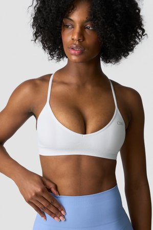 ICANIWILL - Ignite Seamless Minimal Sports Bra White - Sport-BH - Dam - Träningskläder från ICIW