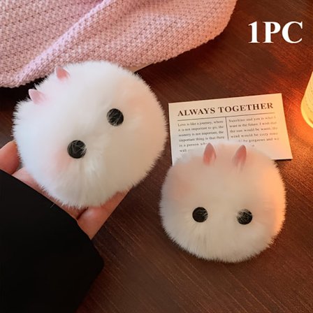 Søt beskytter! Plush kaninhårspennen, med sin anti-skli design, fanger opp all søthet.