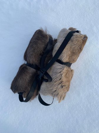 Granberg Garveri Reinsdyrskinn Sitteunderlag bærerem impregnert, norsk