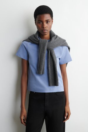 COS Frauen Schlichtes T-Shirt in Blau