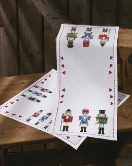 Broderikit Löpare Nötknäppare - Duk - Permin