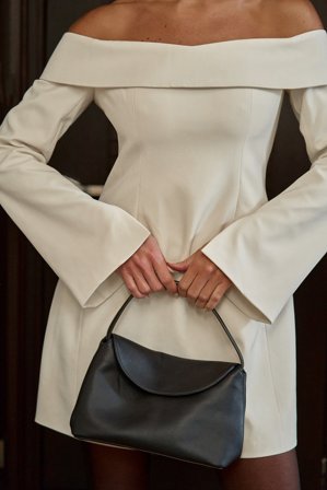 Premium Selection Lederhandtasche mit überlappenden Elementen - Taschen - Schwarz - One Size