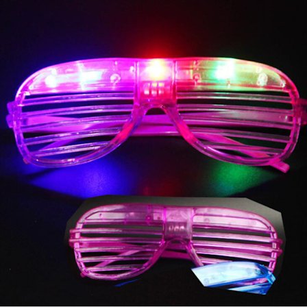2st LED persienner lyser upp glasögon