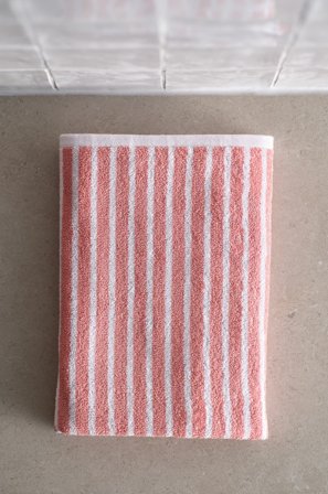 Jotex - Badehåndkle 70x140 Cm Rosa/vit - DIXIE - Kjøp Badelaken hos Jotex