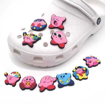 10 kpl 3D-sandaalien koristeita (Kirby), kenk koristeita, s p j kenki