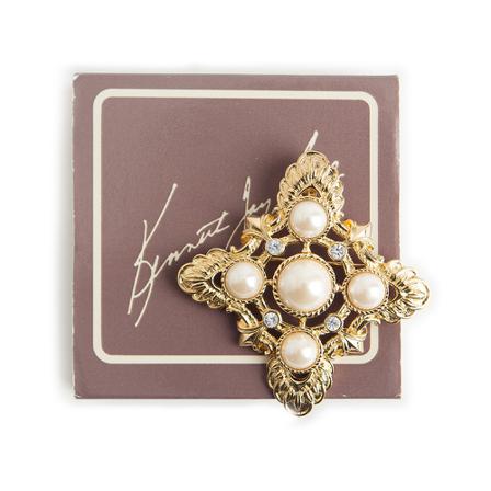 Kenneth Jay Lane Pre-owned, Pearled shield brooche Geel, Dames, Maat:ONE Size