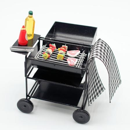 Nukkekodin miniatyyri musta BBQ-grillimalli keittiölelu nukelle