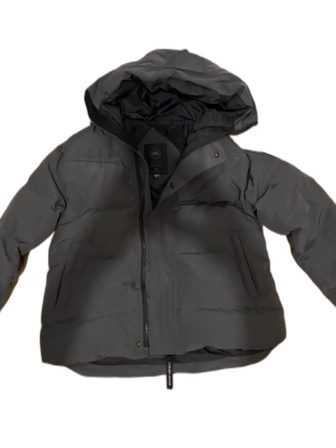 Grå pufferjacka från Canada Goose