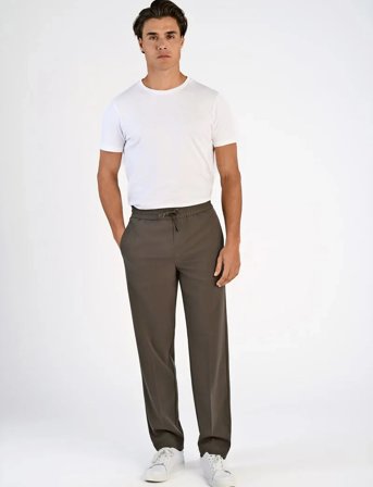 Lindbergh Relaxed Fit Pants - Khaki green - L