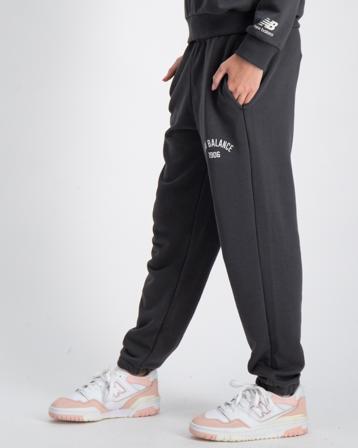 New Balance NB Essentials Varisty Fleece Pant Zwart Broeken Meisjes - Kids Brand Store