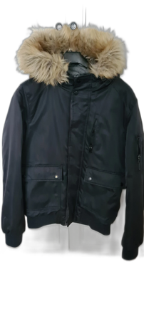 Svart bomberjacka med fuskpäls