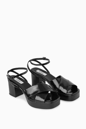 COS Frauen Sandalen Mit Plateau Absatz in Schwarz