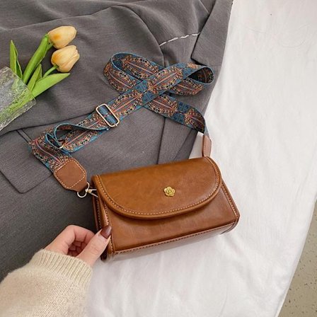 Axelväska Fyrkantig väska BRUN