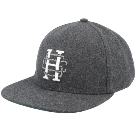 Herschel - Schwarz Snapback Cap - Whaler Classic 6 Panel Hsc Crest Heather Black Snapback @ Hatstore