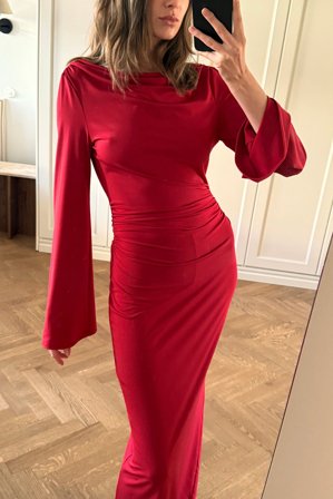 NA-KD Maxiklänning med vida ärmar och öppen rygg - Julklänningar - Röd - XL (EU 46)