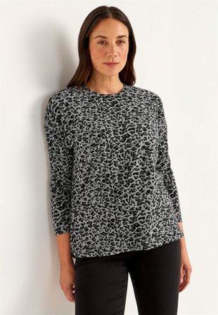 Cellbes of Sweden - Supermyk, langermet jerseytopp i grå/leopard for damer i størrelse 50/52