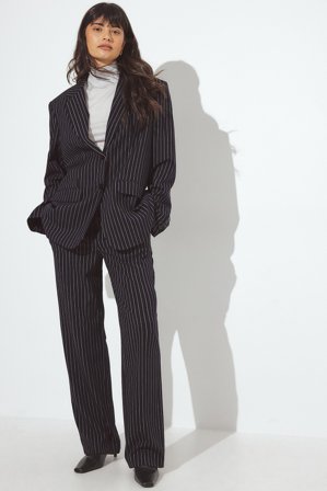 NA-KD Pantalon de tailleur rayé à taille basse - Pantalon droit - Bleu Marine/Rayé - EU 34